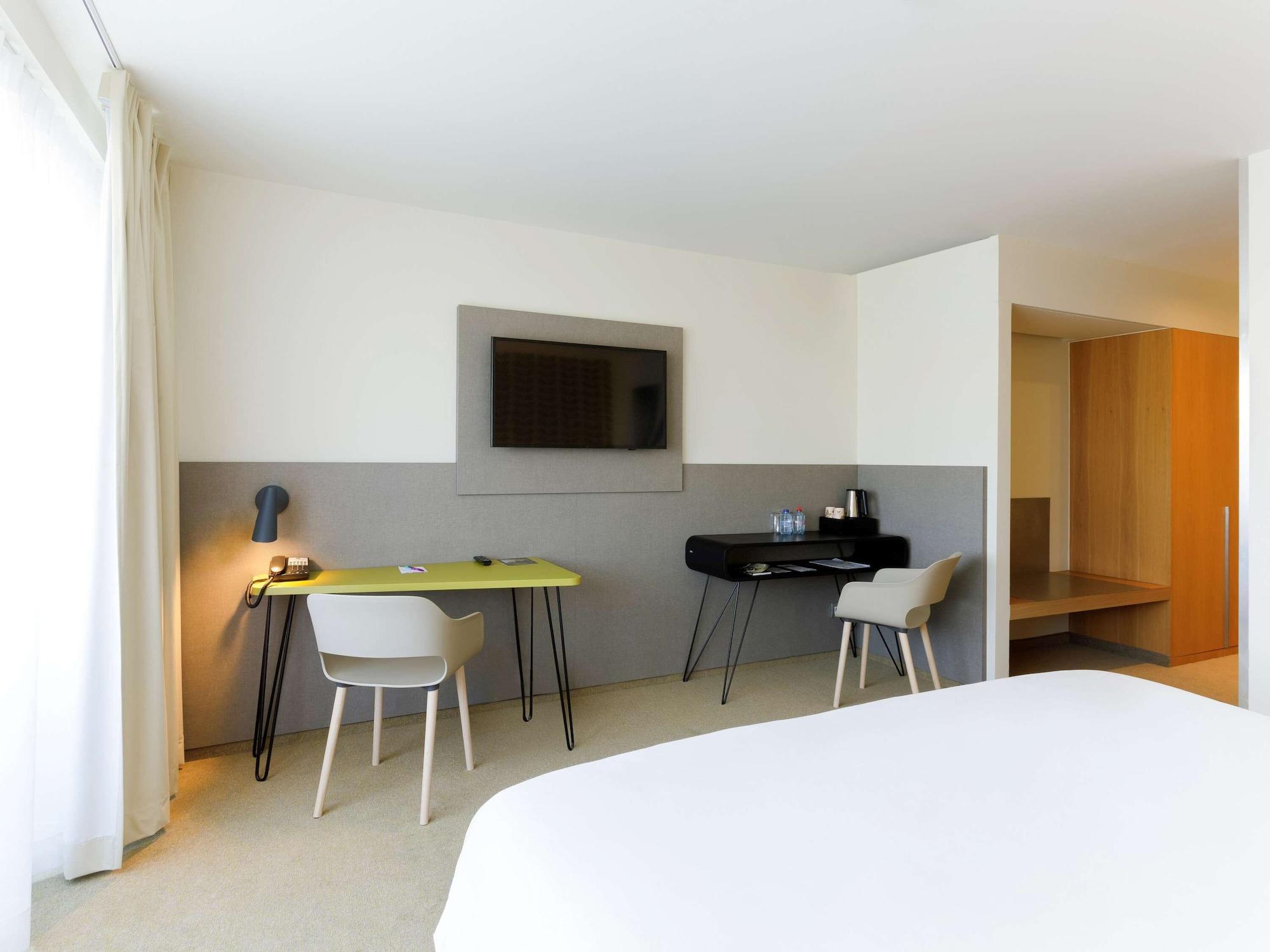 Hotel Ibis Styles Kortrijk Expo Esterno foto