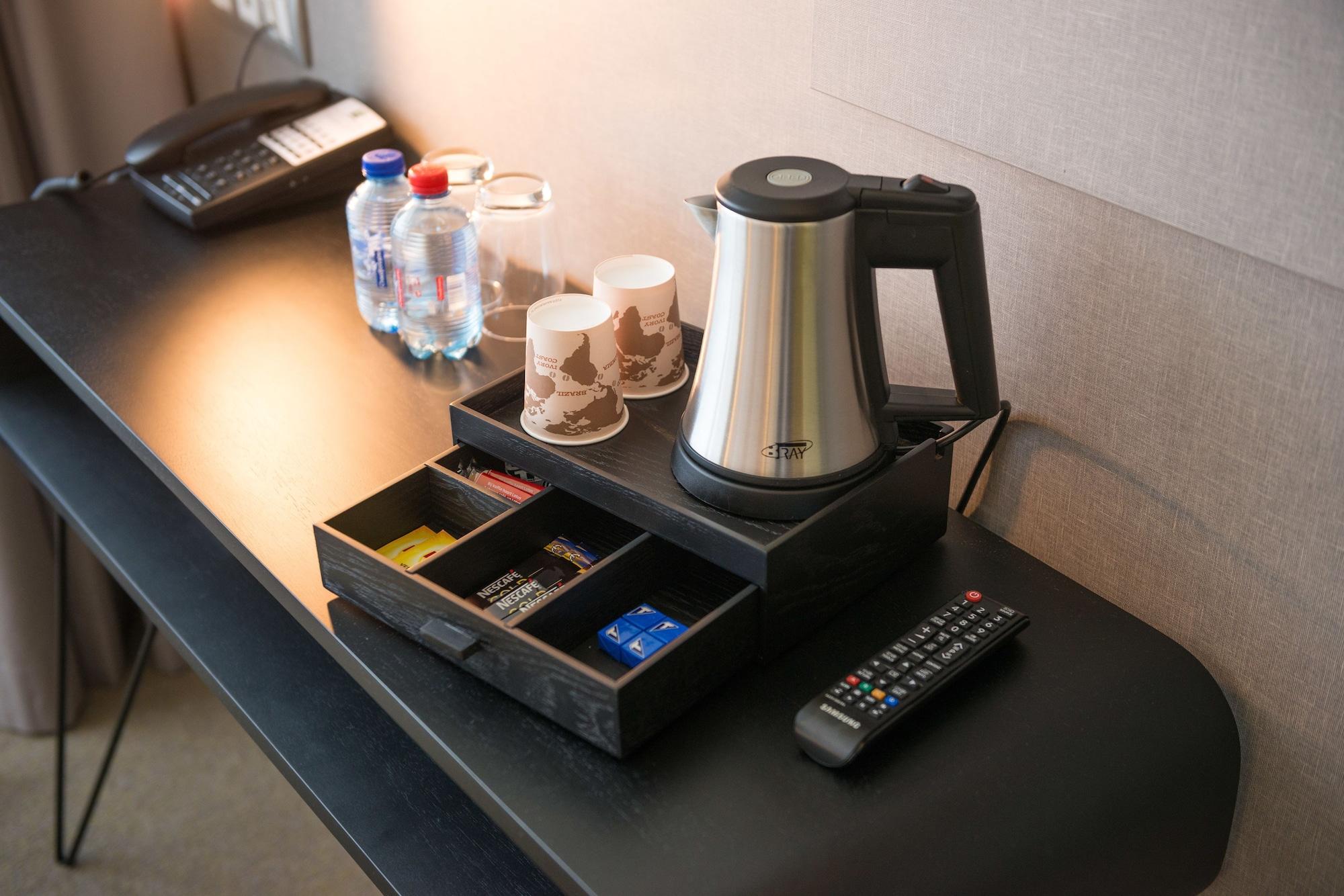 Hotel Ibis Styles Kortrijk Expo Esterno foto