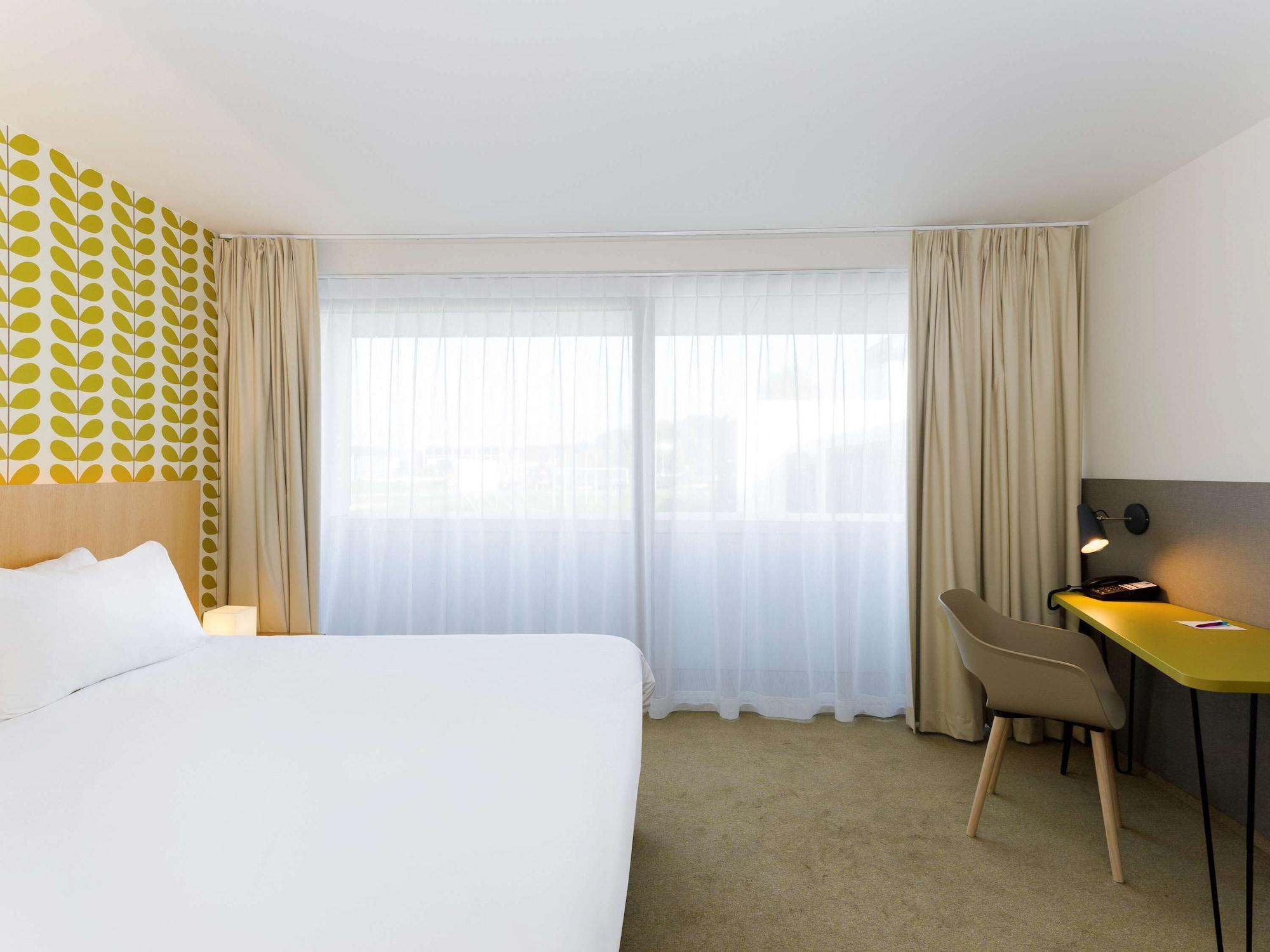 Hotel Ibis Styles Kortrijk Expo Esterno foto