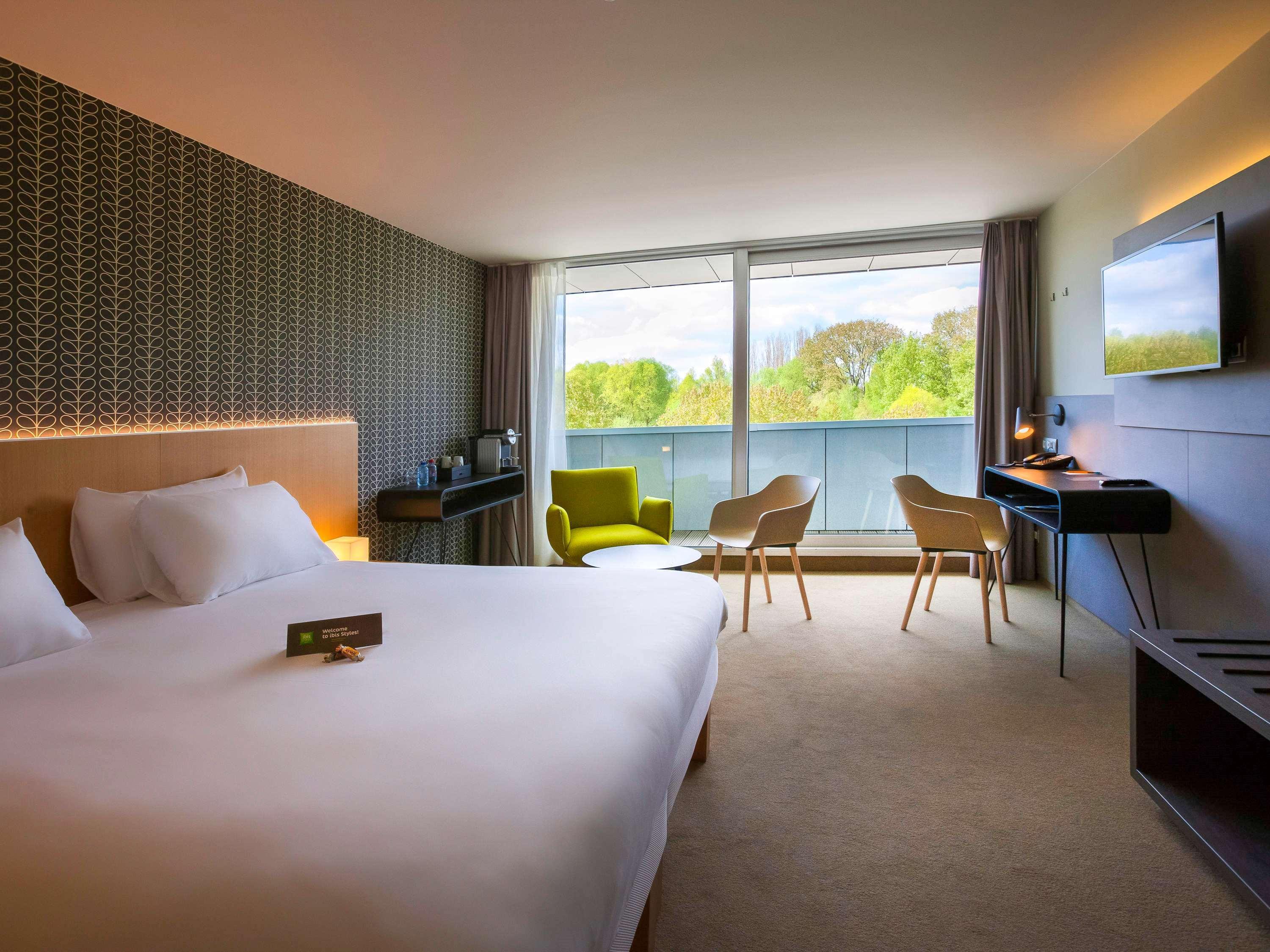 Hotel Ibis Styles Kortrijk Expo Esterno foto