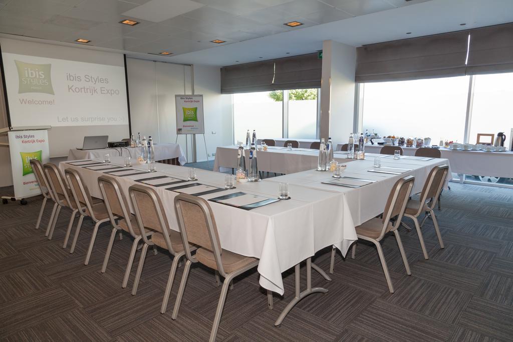 Hotel Ibis Styles Kortrijk Expo Esterno foto