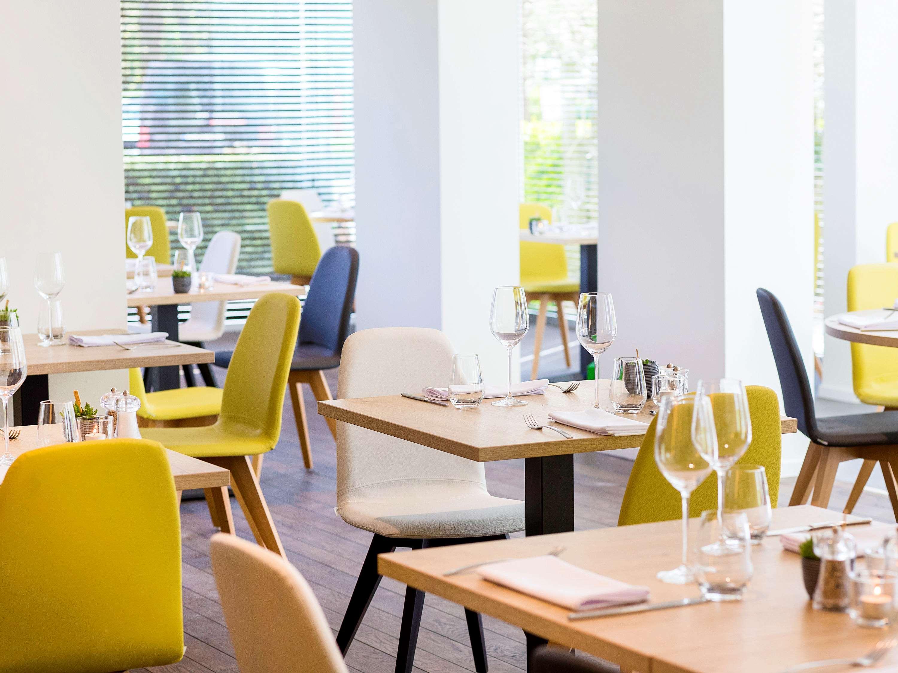 Hotel Ibis Styles Kortrijk Expo Esterno foto