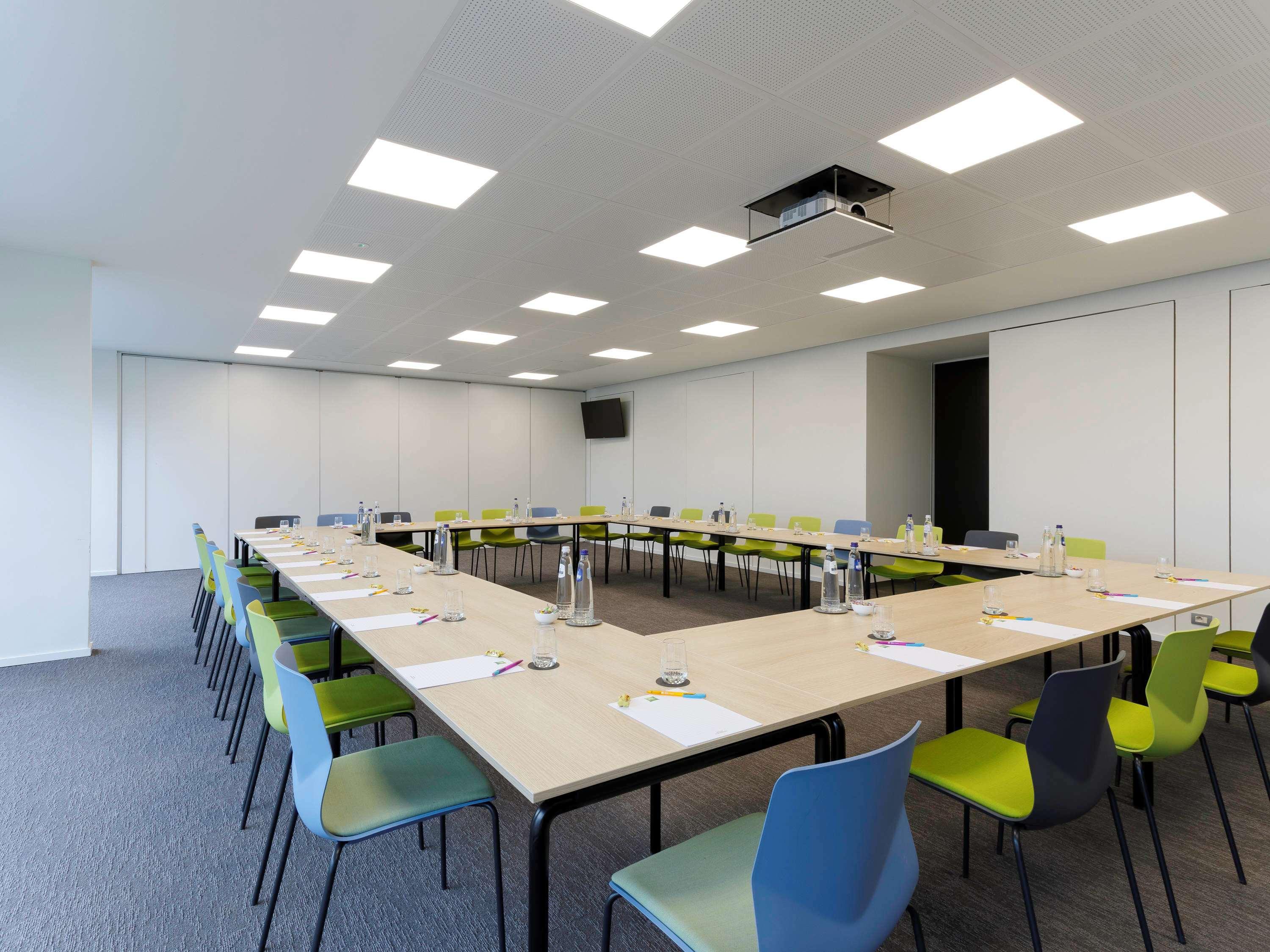 Hotel Ibis Styles Kortrijk Expo Esterno foto