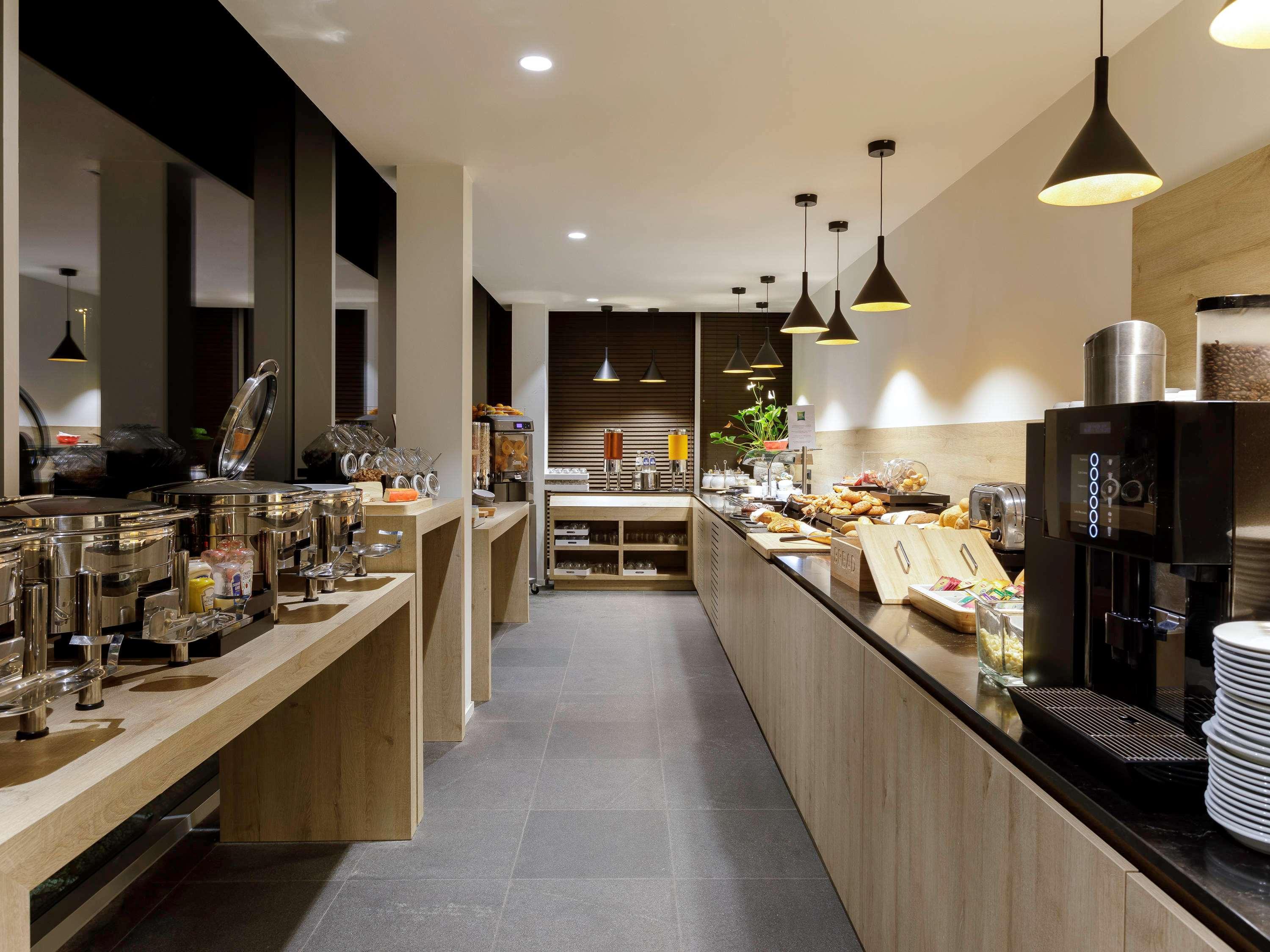Hotel Ibis Styles Kortrijk Expo Esterno foto