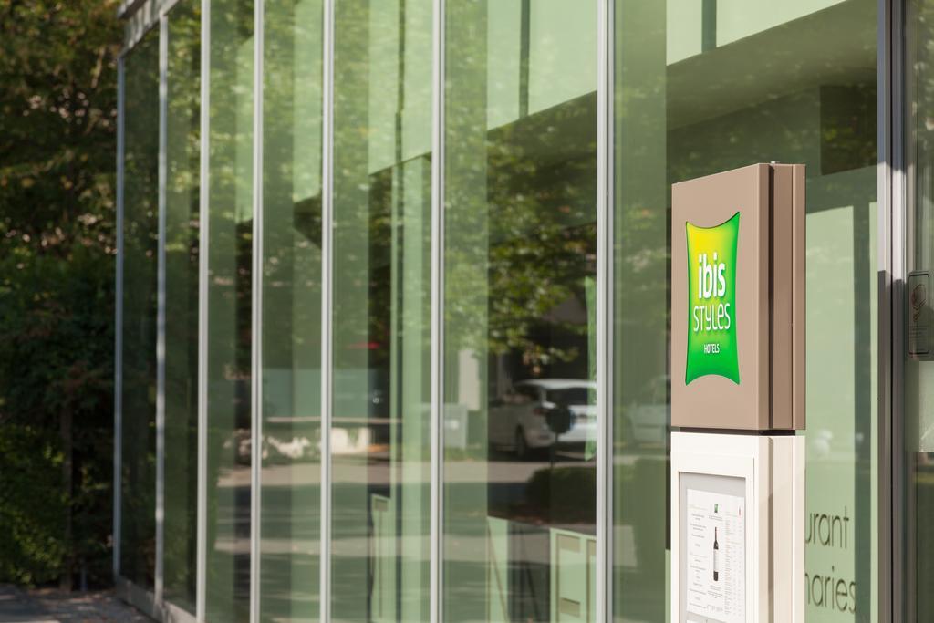 Hotel Ibis Styles Kortrijk Expo Esterno foto