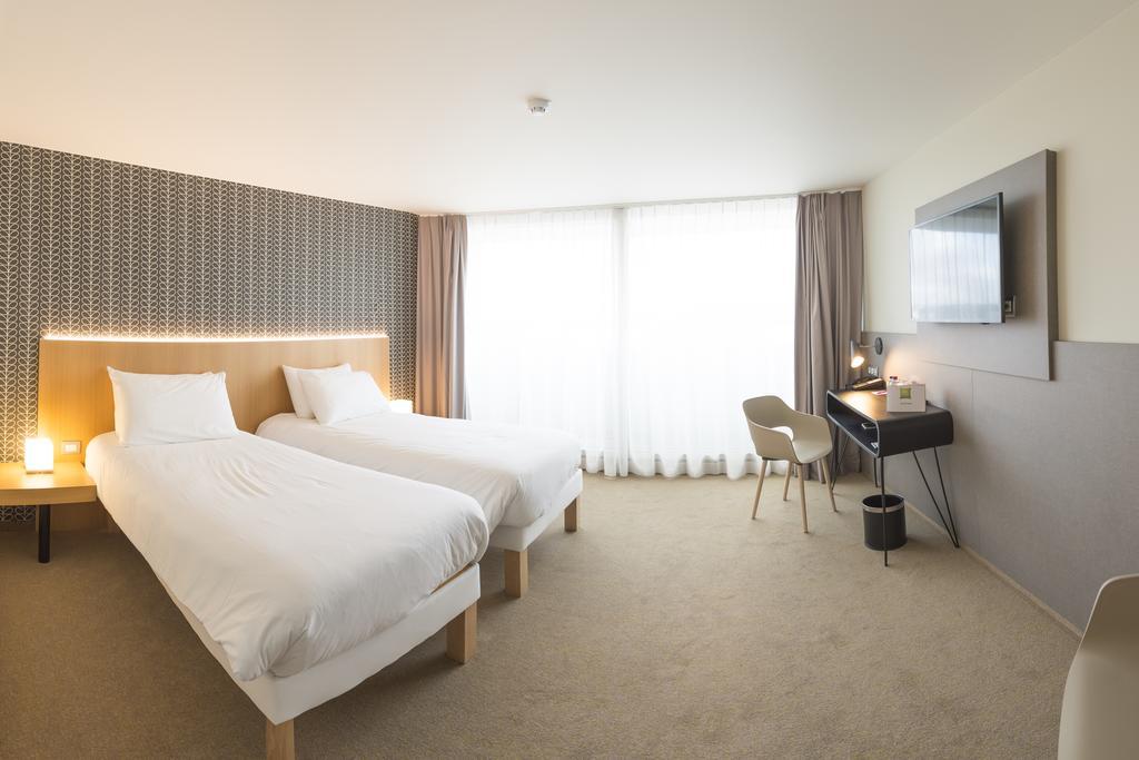 Hotel Ibis Styles Kortrijk Expo Esterno foto