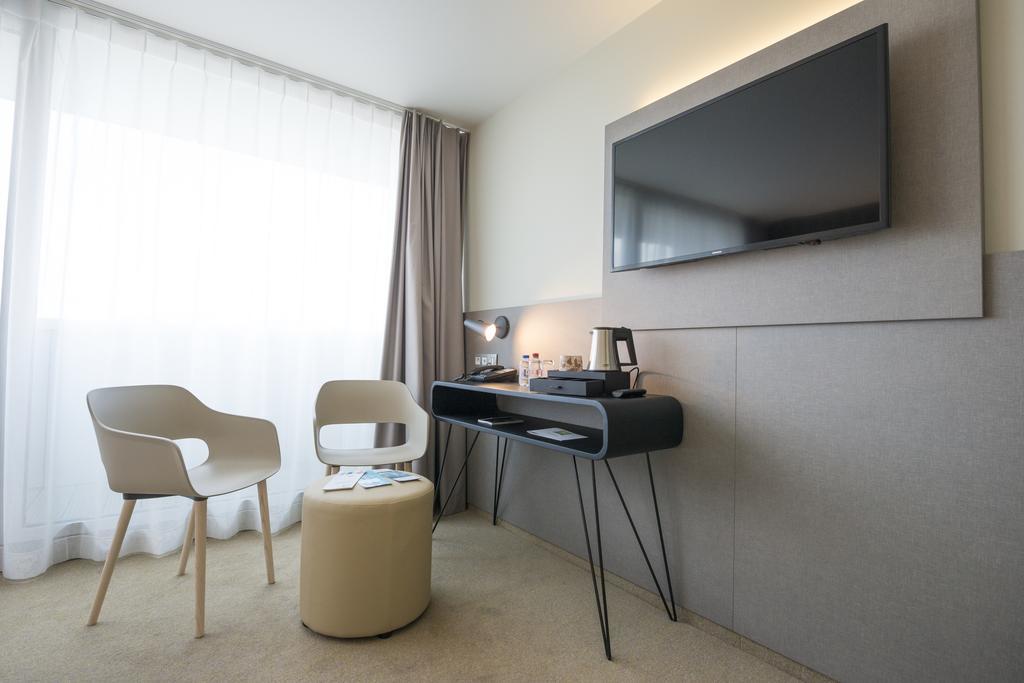 Hotel Ibis Styles Kortrijk Expo Esterno foto