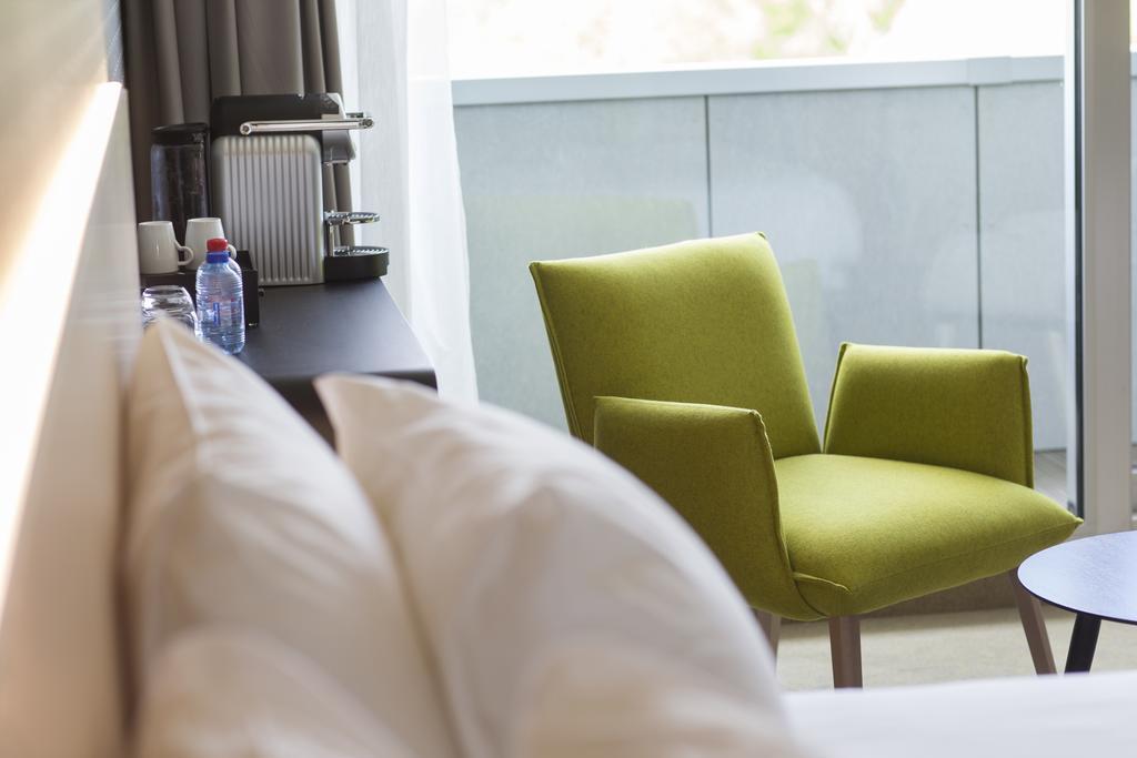 Hotel Ibis Styles Kortrijk Expo Esterno foto