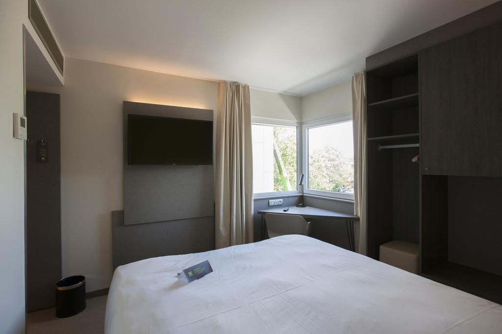 Hotel Ibis Styles Kortrijk Expo Esterno foto