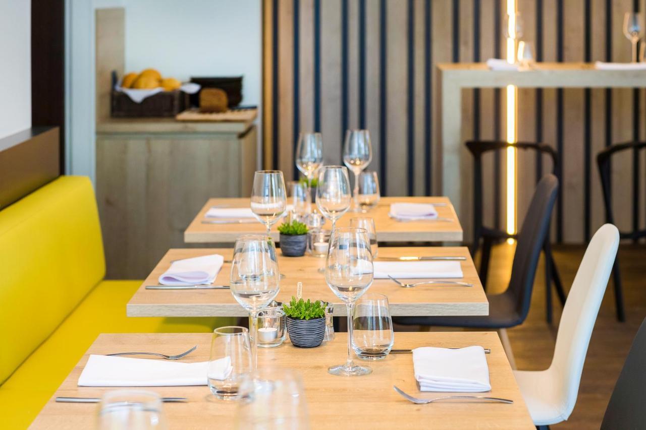 Hotel Ibis Styles Kortrijk Expo Esterno foto